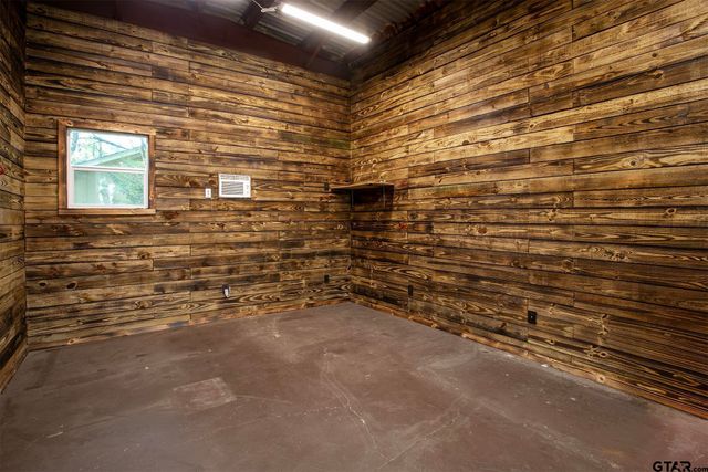 502 W Hubbard St, Lindale, TX 75771