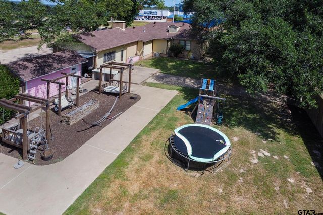 502 W Hubbard St, Lindale, TX 75771