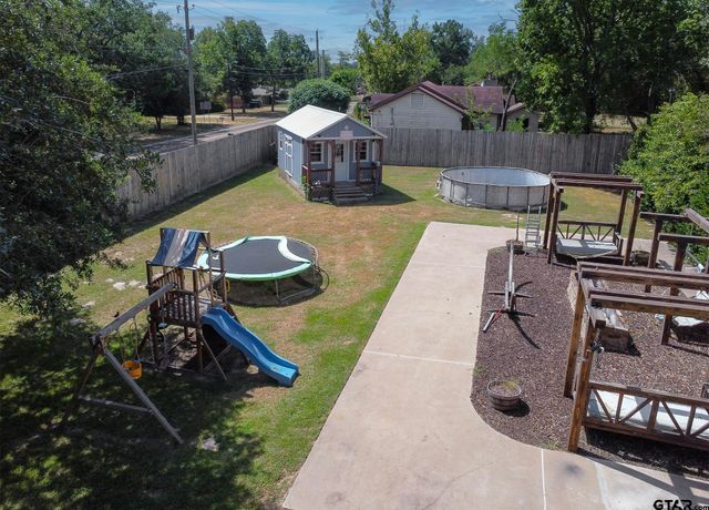 502 W Hubbard St, Lindale, TX 75771