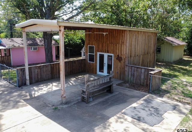 502 W Hubbard St, Lindale, TX 75771