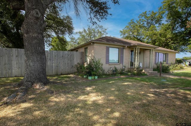 502 W Hubbard St, Lindale, TX 75771