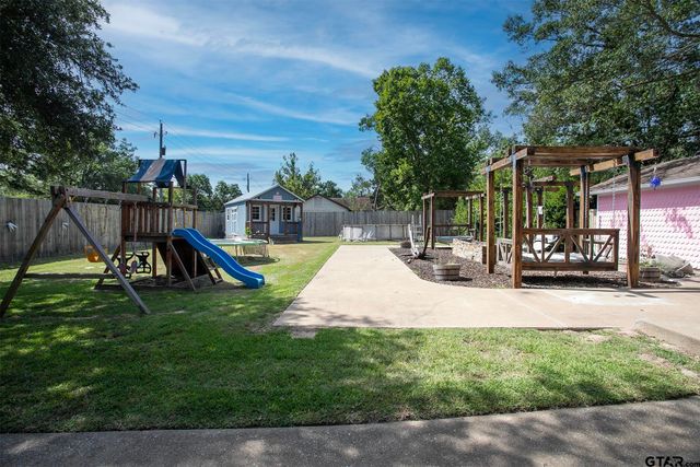 502 W Hubbard St, Lindale, TX 75771