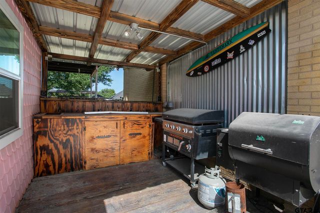 502 W Hubbard St, Lindale, TX 75771