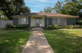 502 W Hubbard St, Lindale, TX 75771