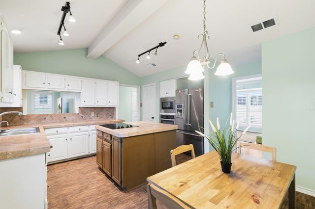 109 Crestwood Drive, Rockwall, TX 75087
