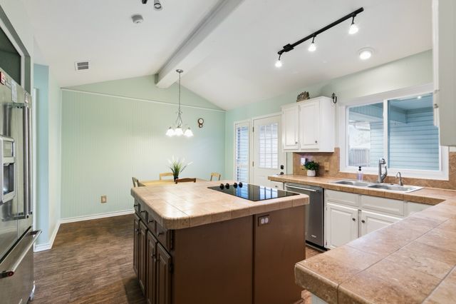 109 Crestwood Drive, Rockwall, TX 75087