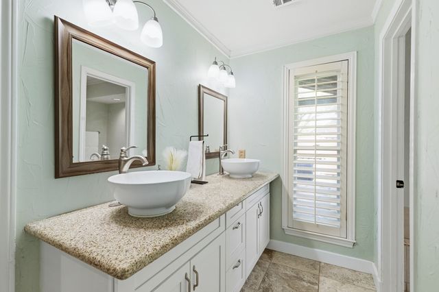 109 Crestwood Drive, Rockwall, TX 75087