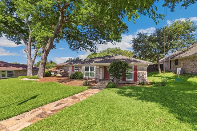 109 Crestwood Drive, Rockwall, TX 75087