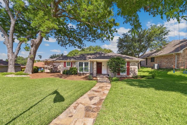 109 Crestwood Drive, Rockwall, TX 75087
