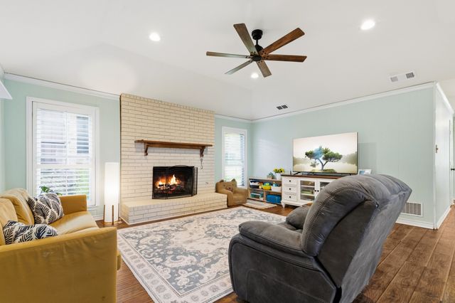 109 Crestwood Drive, Rockwall, TX 75087