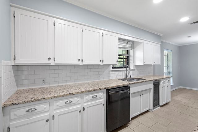 102 Pecan Lane, Oak Leaf, TX 75154