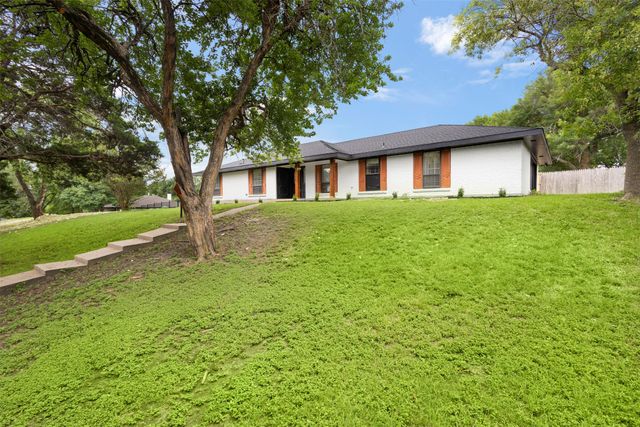 102 Pecan Lane, Oak Leaf, TX 75154