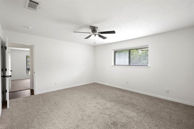 102 Pecan Lane, Oak Leaf, TX 75154