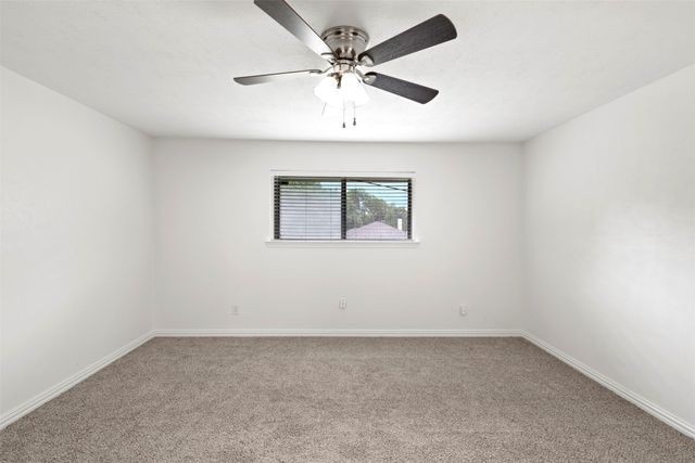 102 Pecan Lane, Oak Leaf, TX 75154