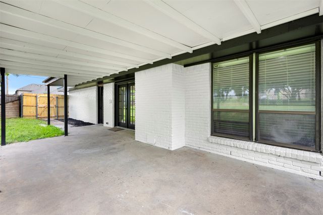 102 Pecan Lane, Oak Leaf, TX 75154