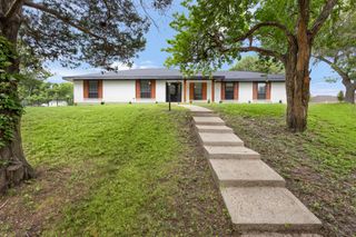 102 Pecan Lane, Oak Leaf, TX 75154