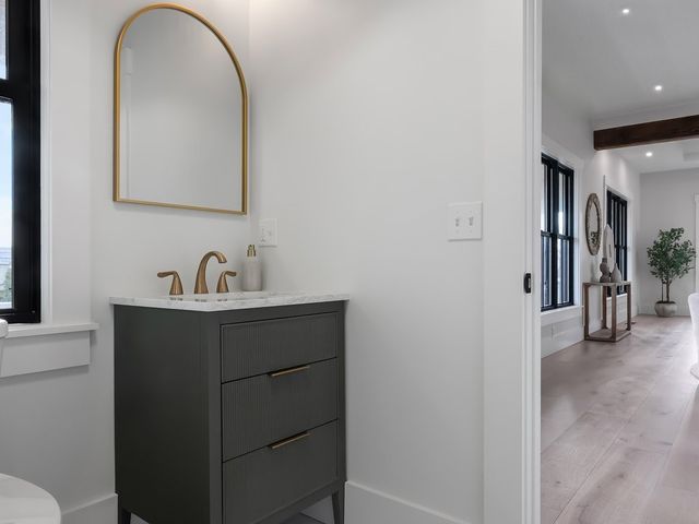 980 Green End Avenue Avenue, Middletown, RI 02842