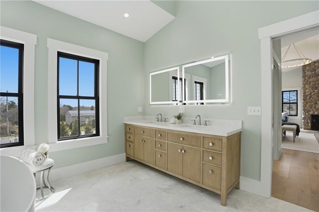 980 Green End Avenue Avenue, Middletown, RI 02842