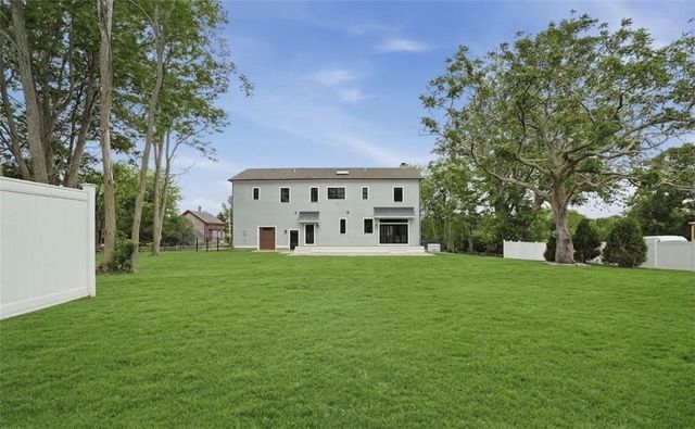 980 Green End Avenue Avenue, Middletown, RI 02842