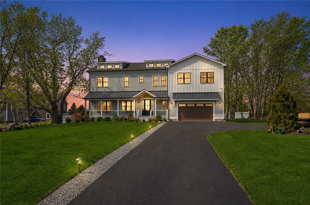 980 Green End Avenue Avenue, Middletown, RI 02842
