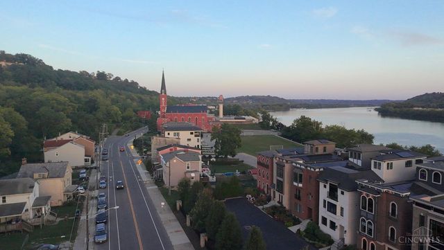 2422 Riverside Drive, Cincinnati, OH 45202