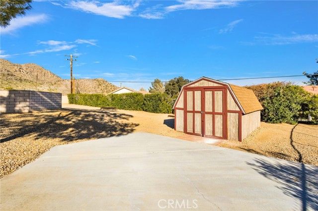 15931 Kewanee, Apple Valley, CA 92307