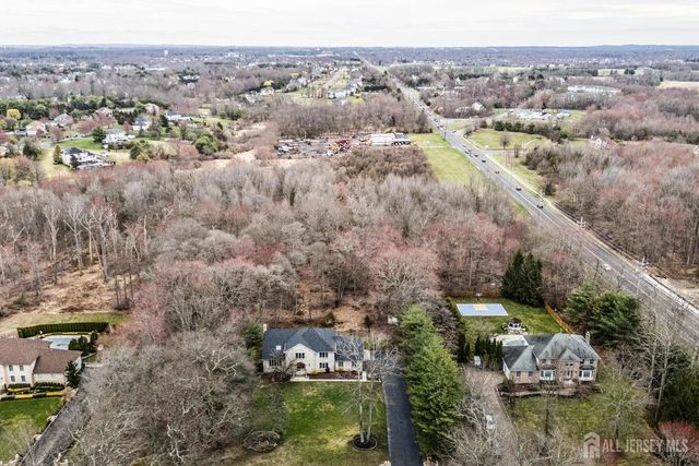 3 Shira Lane, Manalapan, NJ 07726