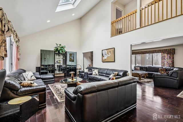 3 Shira Lane, Manalapan, NJ 07726