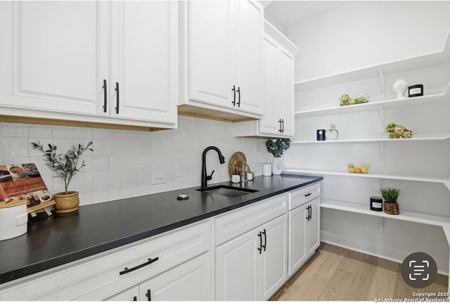 9758 Lenox Hill, San Antonio, TX 78255