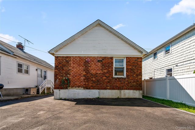 21 Beechwood Avenue, Port Washington, NY 11050