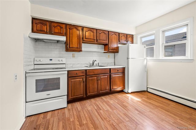 21 Beechwood Avenue, Port Washington, NY 11050