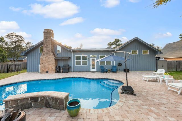 11 Hampton Circle, Niceville, FL 32578