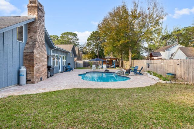 11 Hampton Circle, Niceville, FL 32578