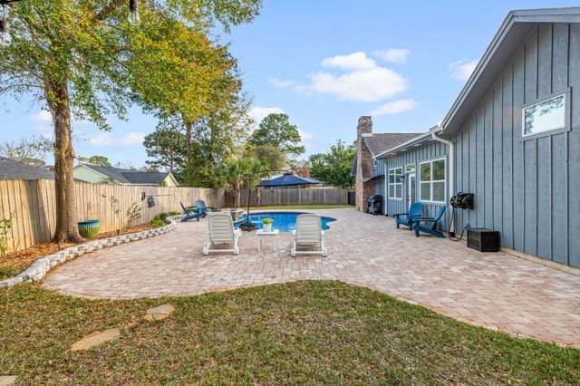 11 Hampton Circle, Niceville, FL 32578