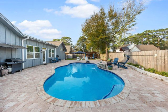 11 Hampton Circle, Niceville, FL 32578