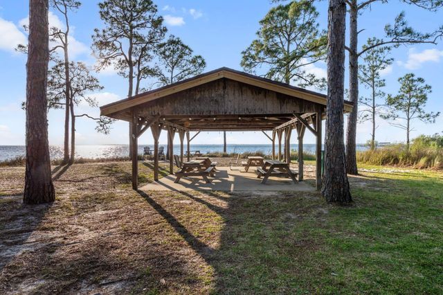 11 Hampton Circle, Niceville, FL 32578