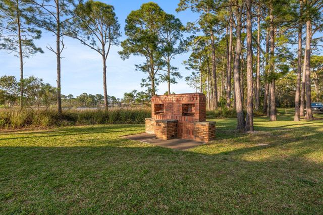 11 Hampton Circle, Niceville, FL 32578