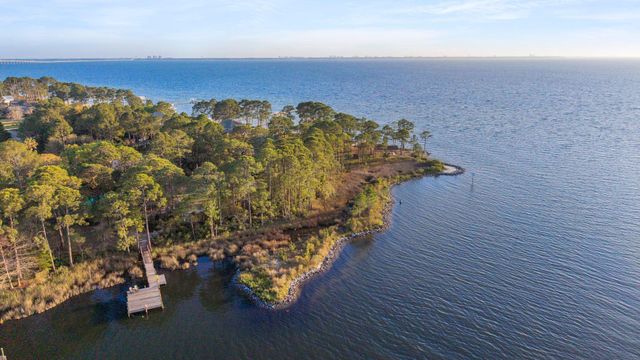 11 Hampton Circle, Niceville, FL 32578