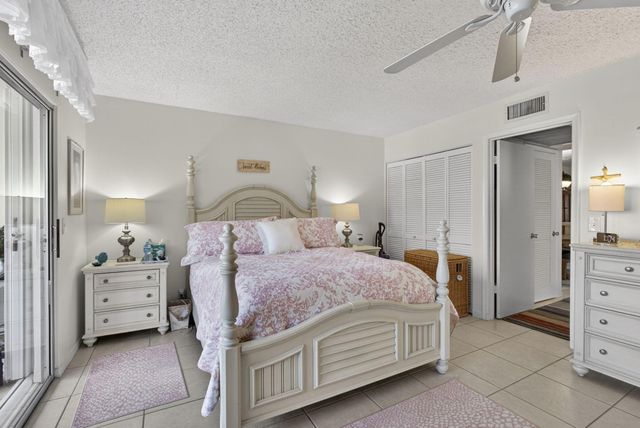 308 Greenbrier A, West Palm Beach, FL 33417