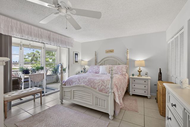 308 Greenbrier A, West Palm Beach, FL 33417