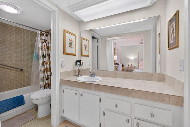 308 Greenbrier A, West Palm Beach, FL 33417