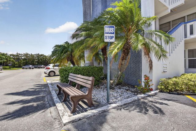 308 Greenbrier A, West Palm Beach, FL 33417