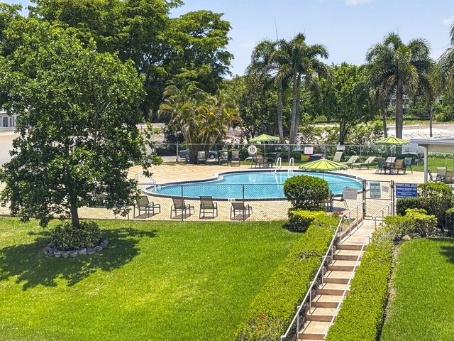308 Greenbrier A, West Palm Beach, FL 33417
