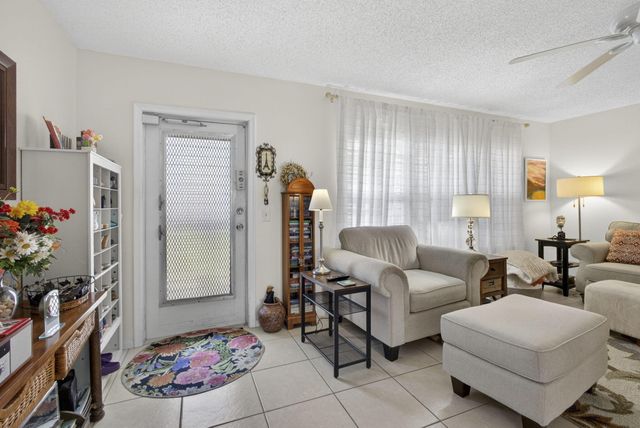 308 Greenbrier A, West Palm Beach, FL 33417