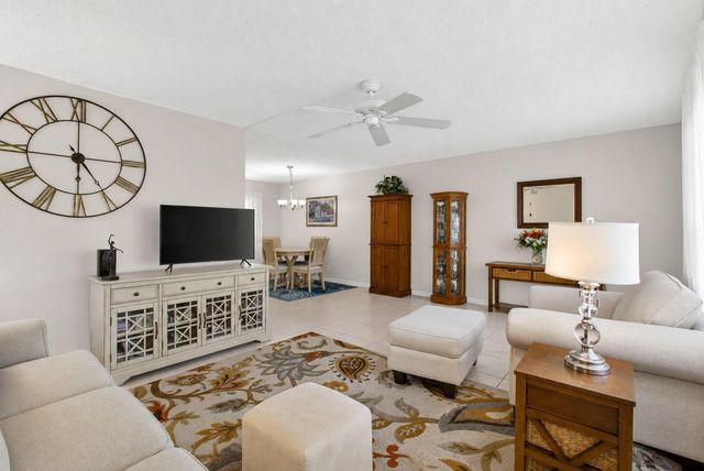 308 Greenbrier A, West Palm Beach, FL 33417