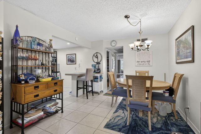 308 Greenbrier A, West Palm Beach, FL 33417