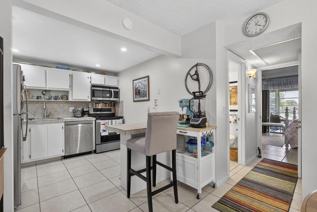 308 Greenbrier A, West Palm Beach, FL 33417