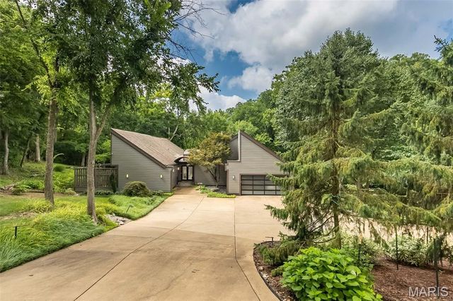 12420 Robyn Road, Sunset Hills, MO 63127