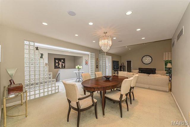 12420 Robyn Road, Sunset Hills, MO 63127