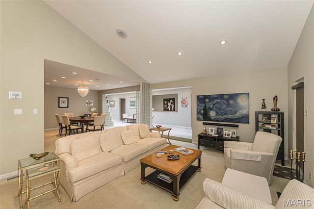 12420 Robyn Road, Sunset Hills, MO 63127